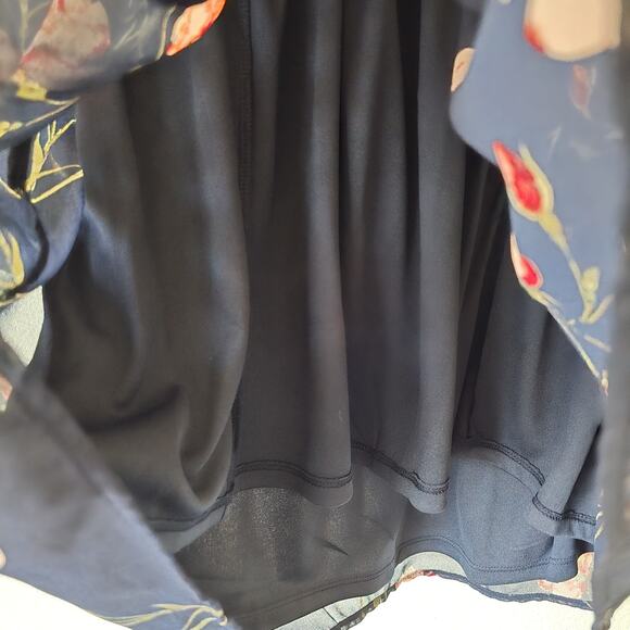 NWT Isabel Maternity Size Small Navy Floral Tunic Top Sheer Sleeves Buttons Chic - Picture 7 of 10